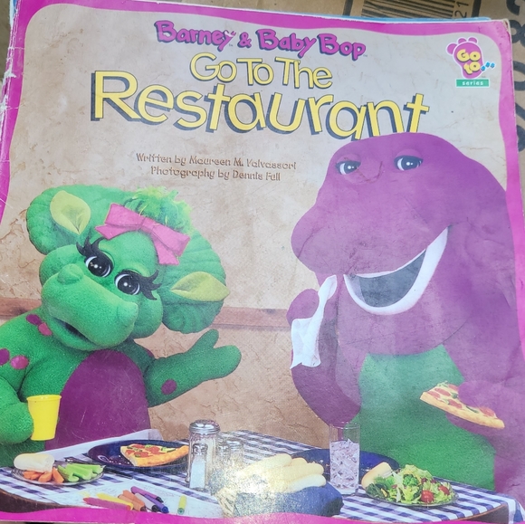 Lot of Barney books - Picture 6 of 15